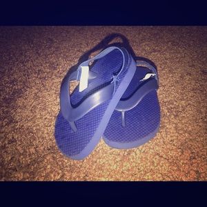 Toddler Size 4/5 blue flip flops
